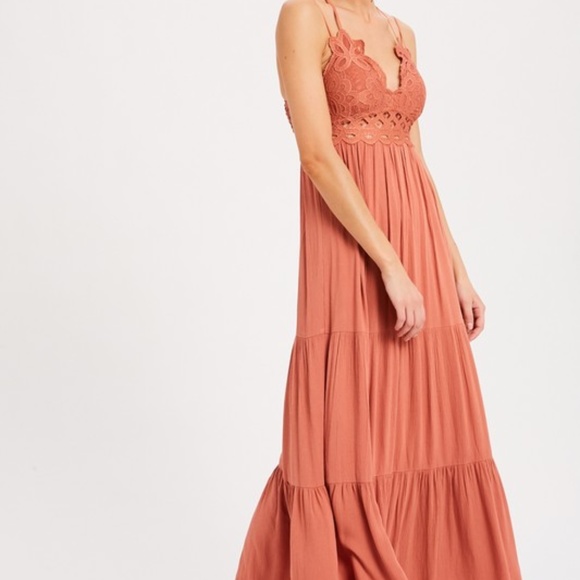 SCALLOPED LACE BRALETTE MAXI DRESS - Picture 5 of 7